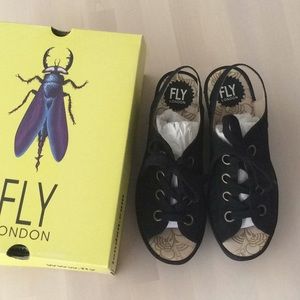 FLY LONDON CUPID BLACK WEDGE SANDAL 39